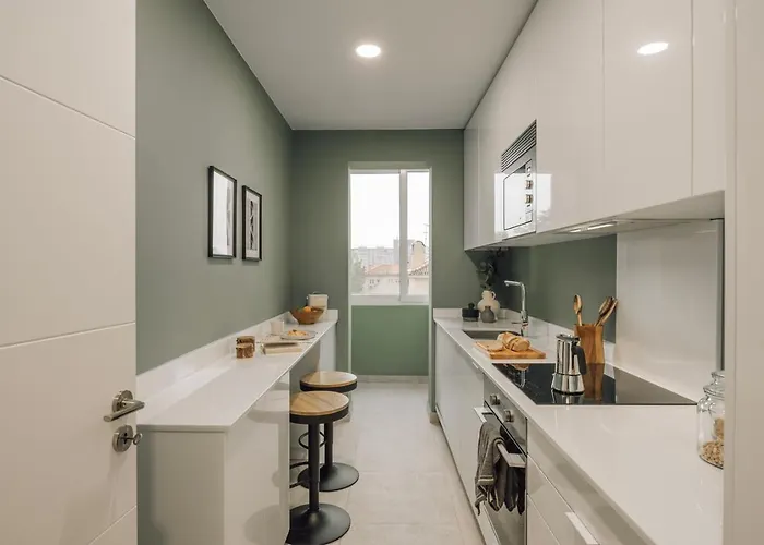 Harlem - 2 Bedrooms & Office In Alvalade *