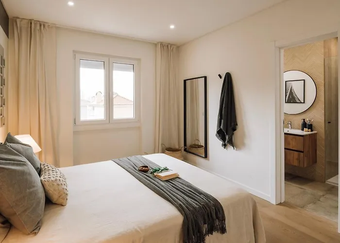 Harlem - 2 Bedrooms & Office In Alvalade *