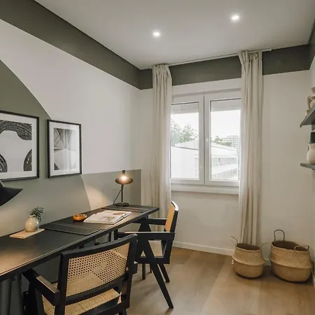 Harlem - 2 Bedrooms & Office In Alvalade Appartamento *