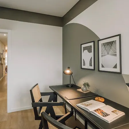 Harlem - 2 Bedrooms & Office In Alvalade Appartamento Lisbona
