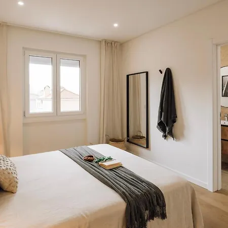 Harlem - 2 Bedrooms & Office In Alvalade *