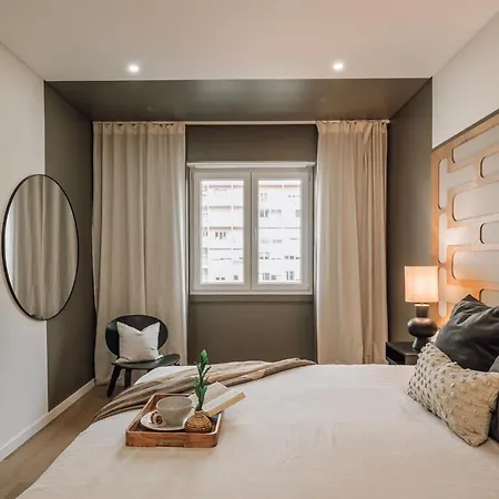 Harlem - 2 Bedrooms & Office In Alvalade *