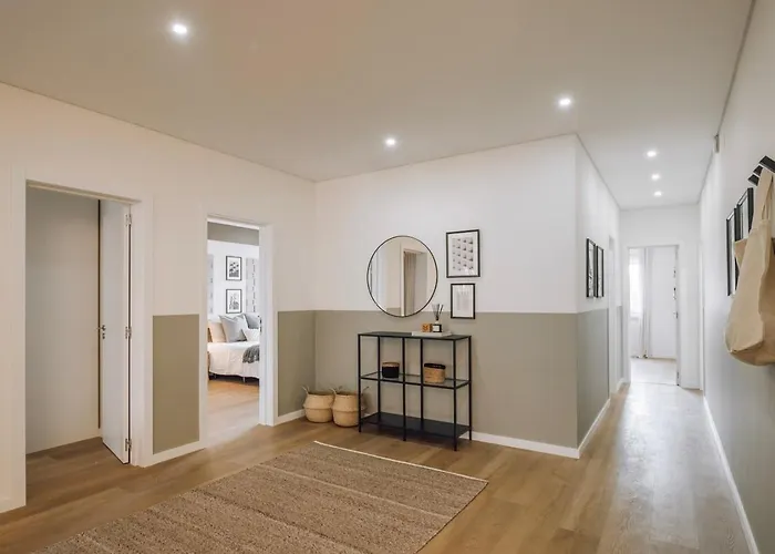Harlem - 2 Bedrooms & Office In Alvalade ליסבון