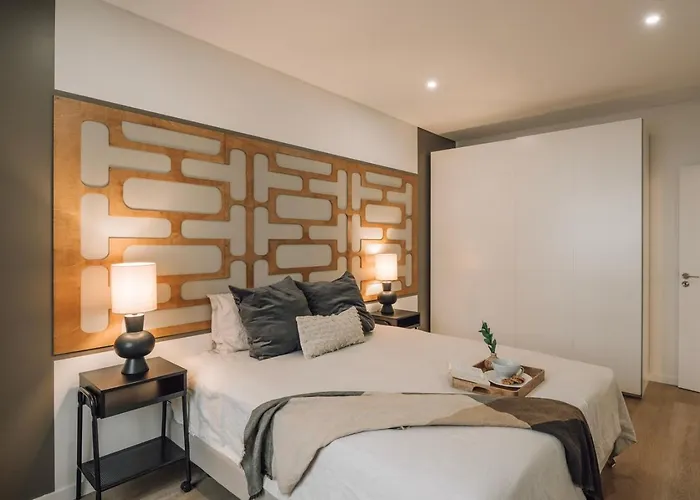 Harlem - 2 Bedrooms & Office In Alvalade * ליסבון