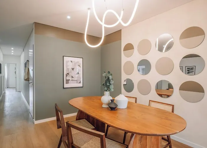 Harlem - 2 Bedrooms & Office In Alvalade * ליסבון